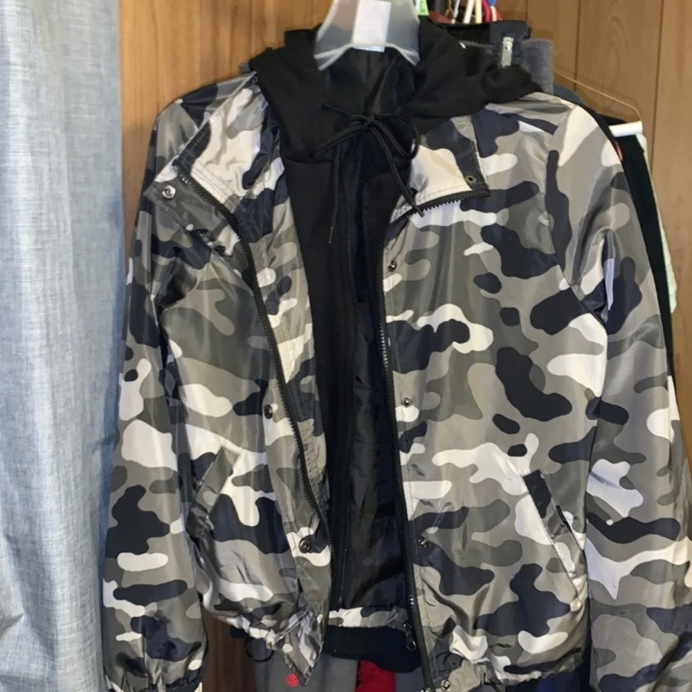 Camo windbreaker 💨